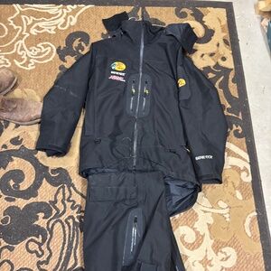 Cabelas 100 MPH Rain Set